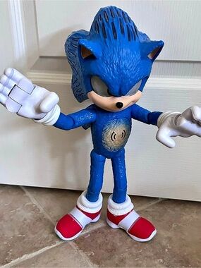 Sonic the Hedgehog 14" Talking Action Figure Toy with Blue Lights